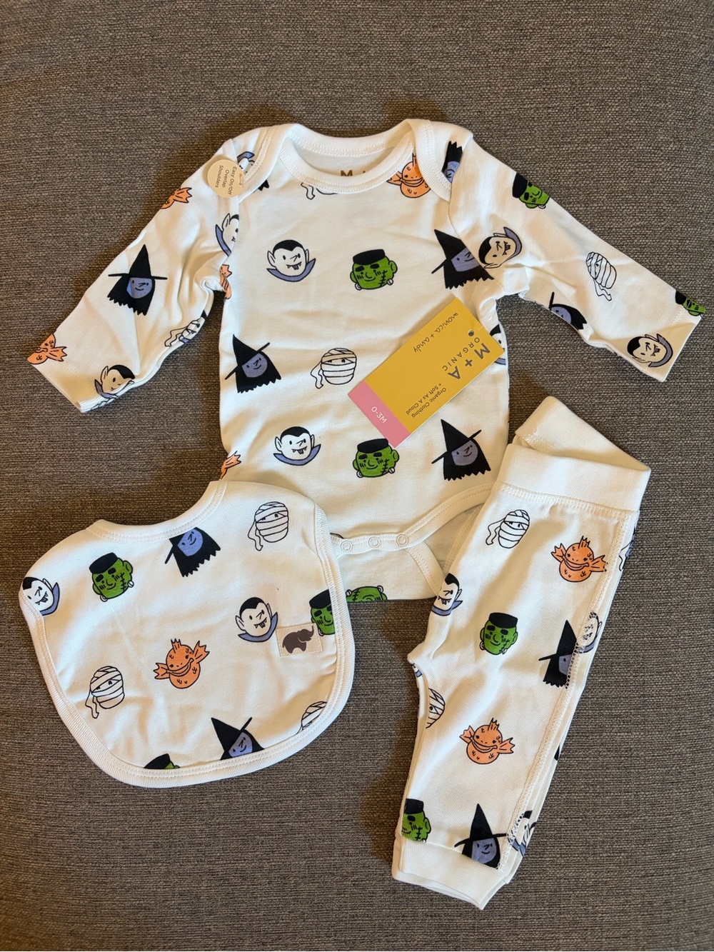 ✨$10✨NWT•Monica+Andy Organic Cotton Bodysuit, Pants, & Bib Set | 0-3m